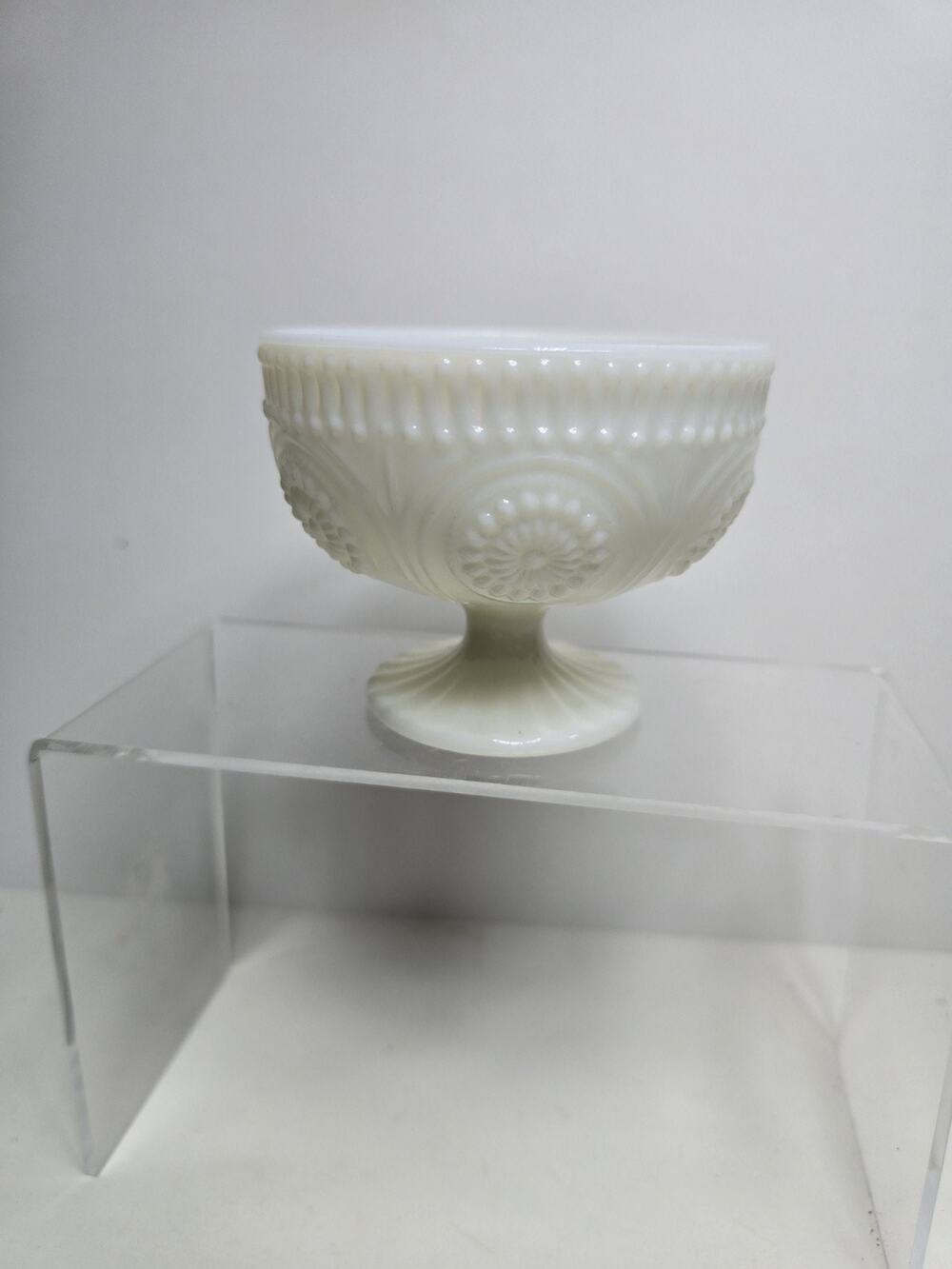 Pioneer Woman Adeline Snow Sundae Cup Bowl Milk Glass